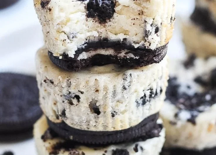 Delicious Oreo Cheesecake Bites on a decorative plate