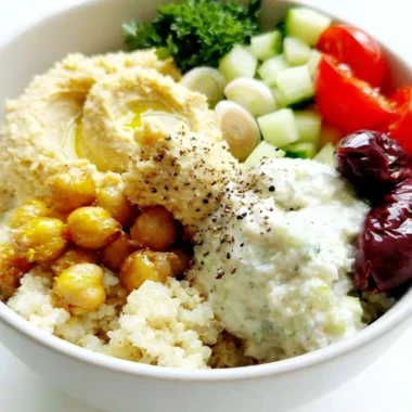 Quick and healthy 5-minute Mediterranean Bowl with fresh ingredients
